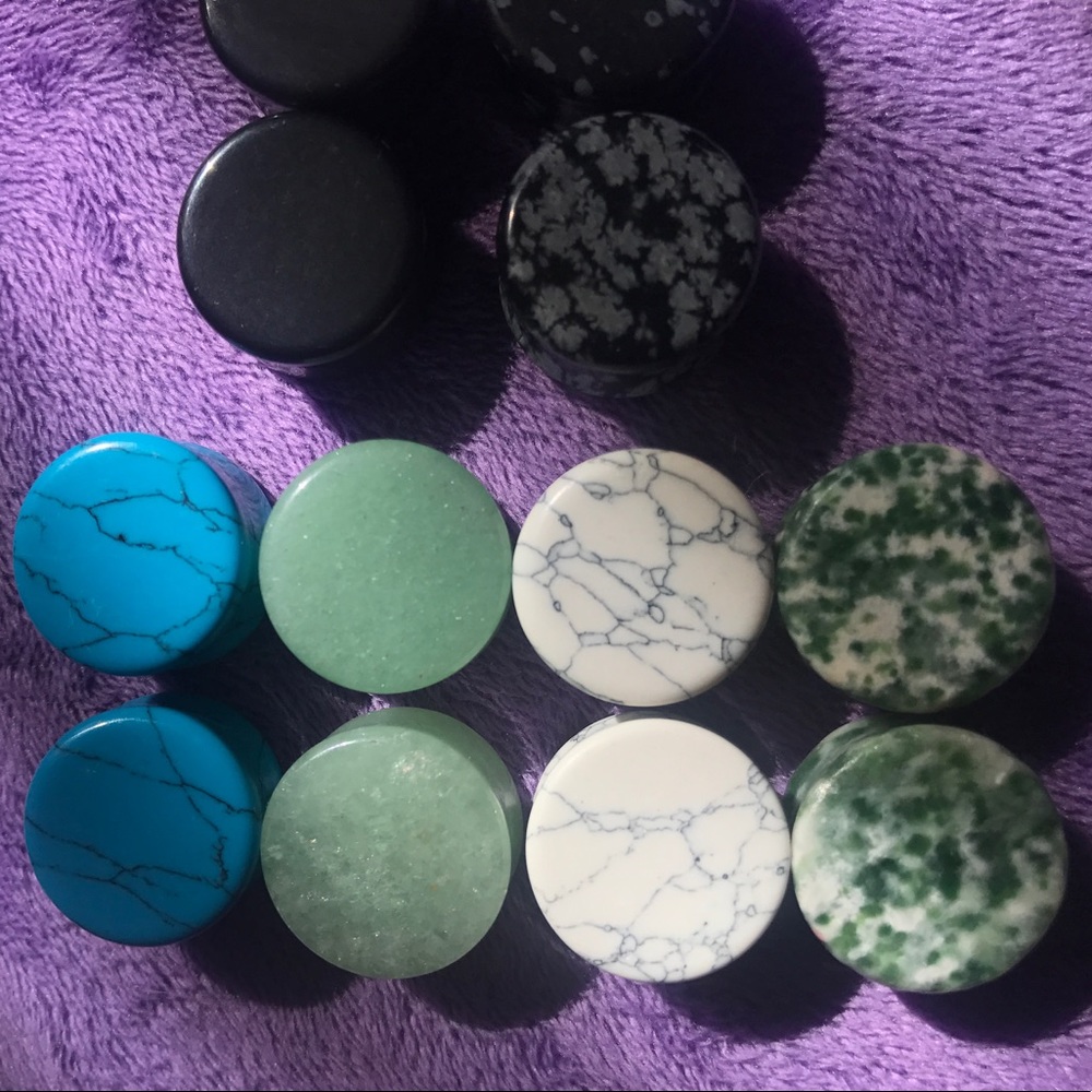 5/8 solid stone plugs